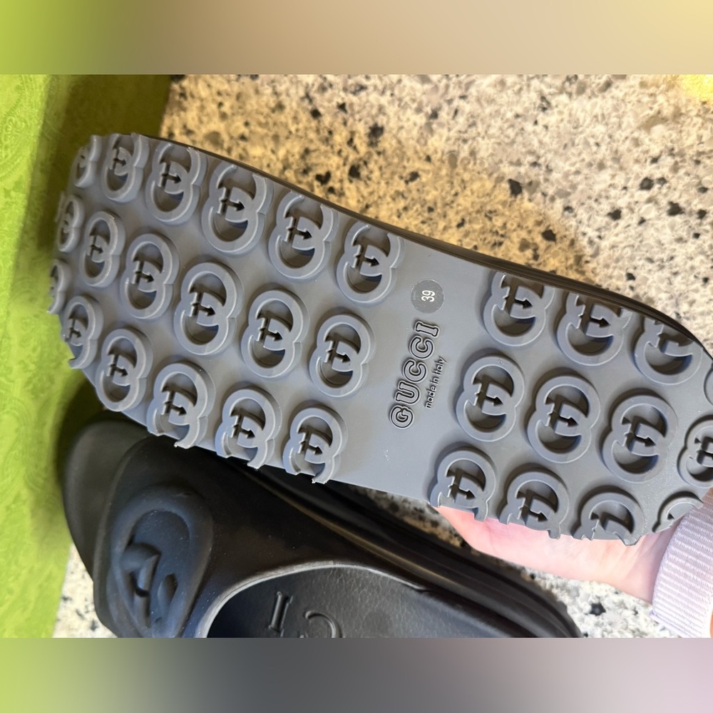 Gucci Platform Slides - Picture 5 of 6